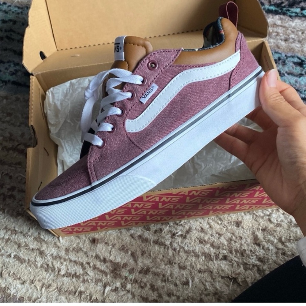 Vans Mens size 8 or womens 9.5 shoes sneakers skate shoes